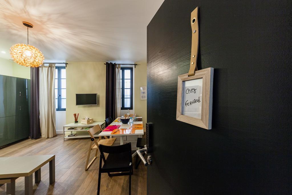 Chez Nous - 7 Appartements Sur Le Vieux Port Marseille Bagian luar foto