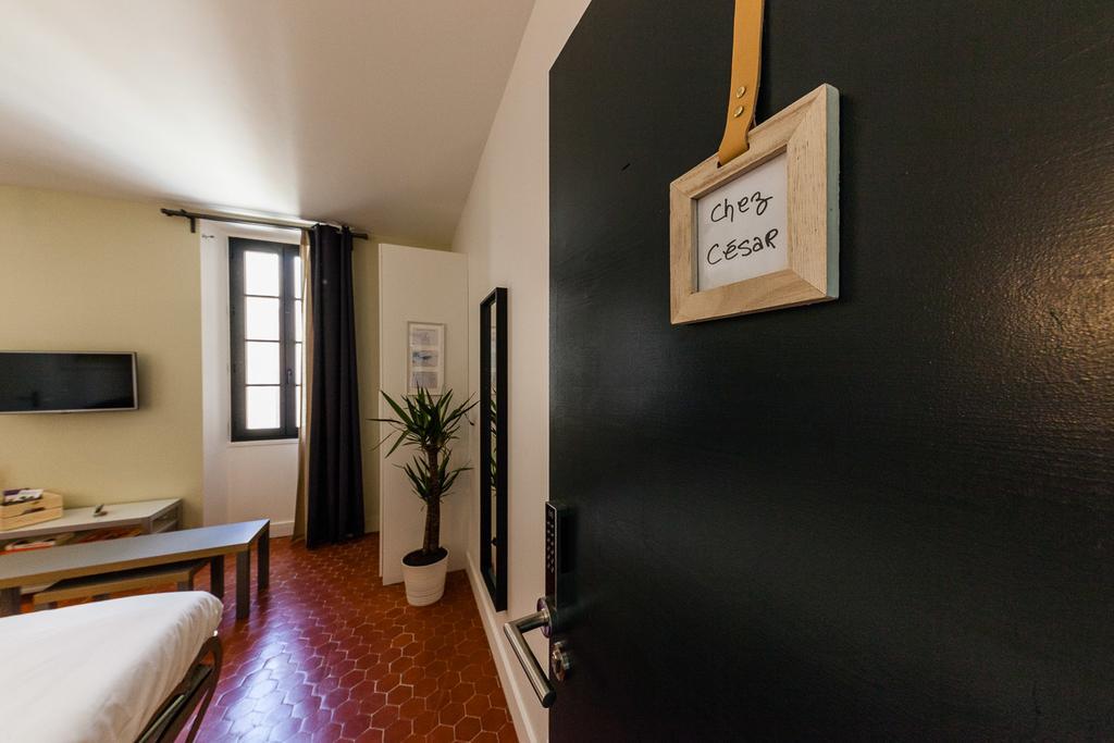 Chez Nous - 7 Appartements Sur Le Vieux Port Marseille Bagian luar foto