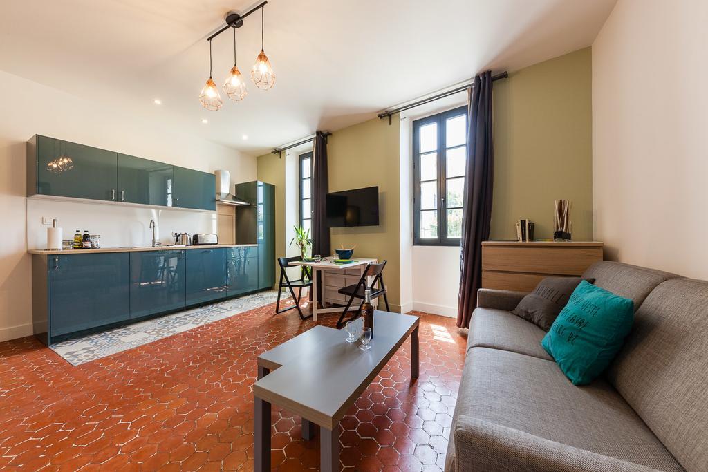 Chez Nous - 7 Appartements Sur Le Vieux Port Marseille Bagian luar foto